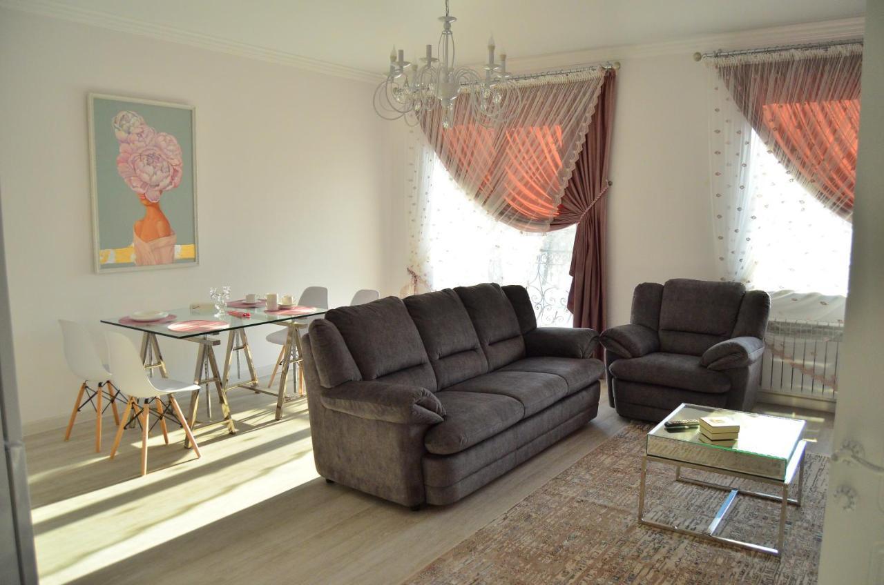 Golden Park Hotel Pavlodar Dış mekan fotoğraf