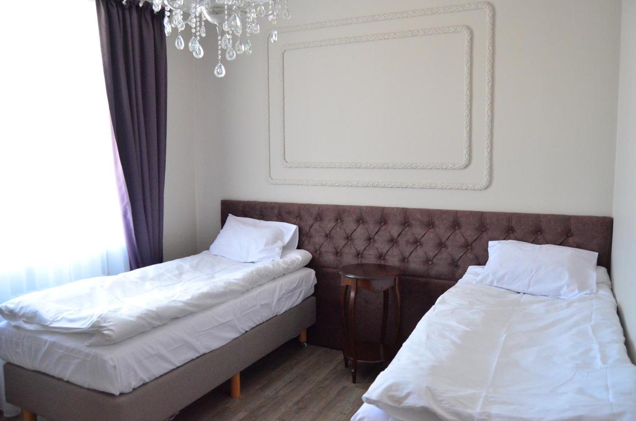 Golden Park Hotel Pavlodar Oda fotoğraf