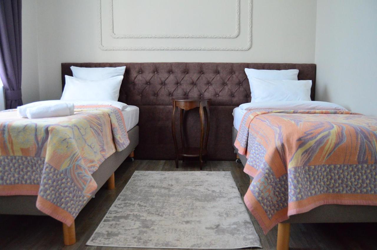 Golden Park Hotel Pavlodar Dış mekan fotoğraf