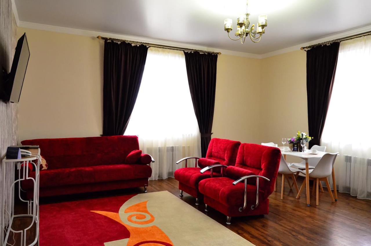 Golden Park Hotel Pavlodar Dış mekan fotoğraf