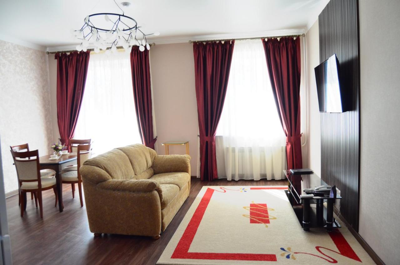 Golden Park Hotel Pavlodar Dış mekan fotoğraf