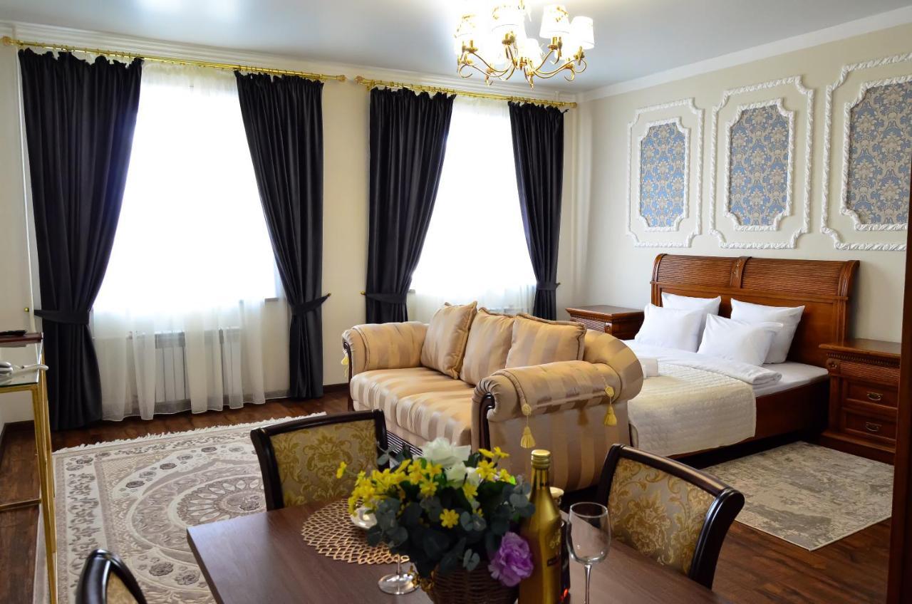 Golden Park Hotel Pavlodar Dış mekan fotoğraf